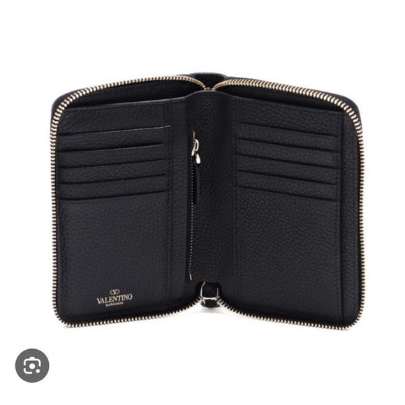Valentino Garavani Rockstud Zip-around Leather Wallet + change Wallet In Black - Picture 2 of 12